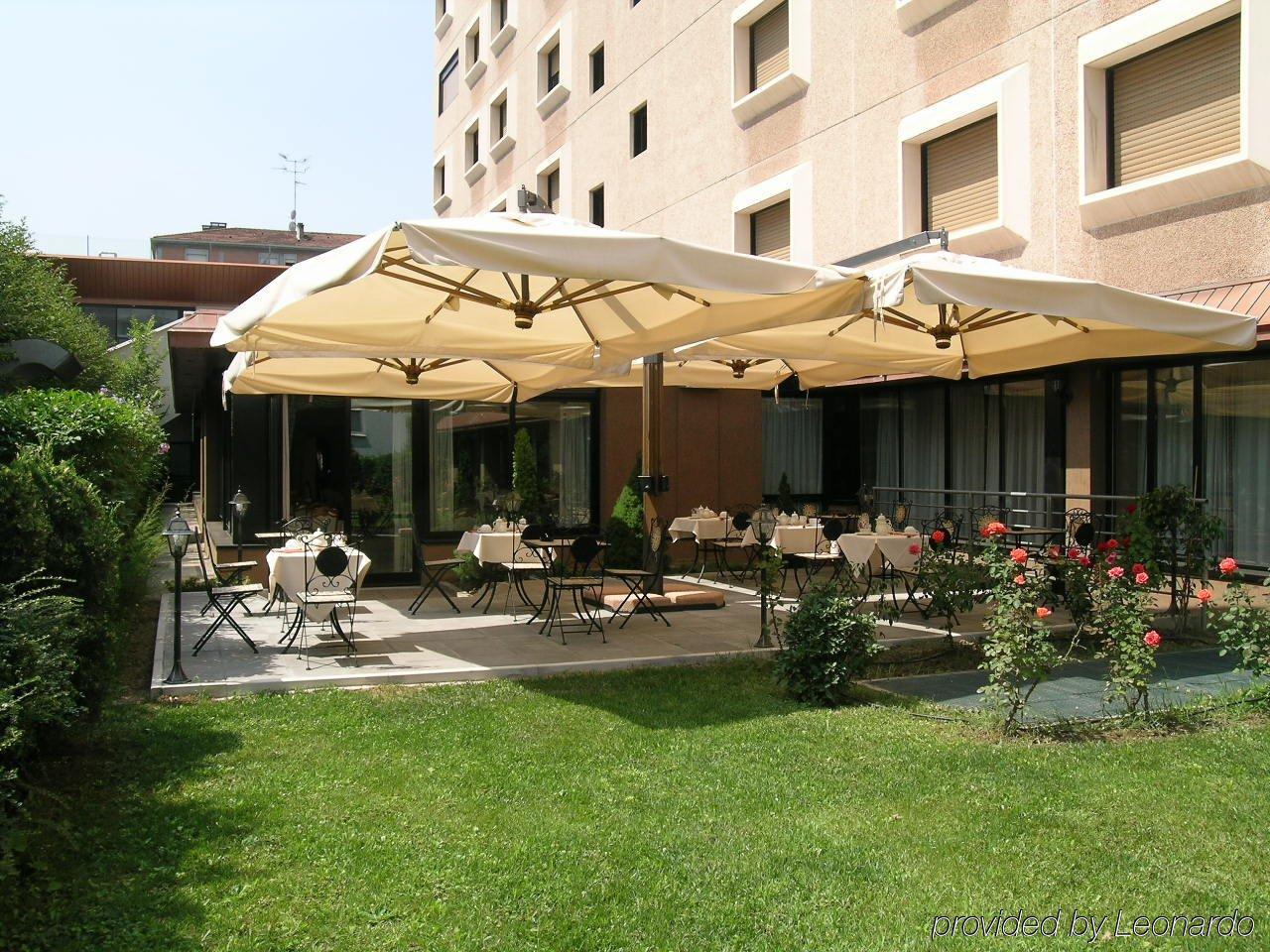 Jr Hotels Bologna Amadeus Ресторант снимка